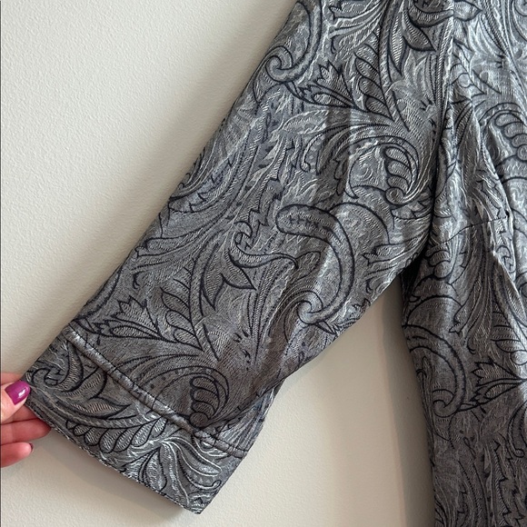 Allison Daley Gray Paisley Button-Up Top - Picture 3 of 5